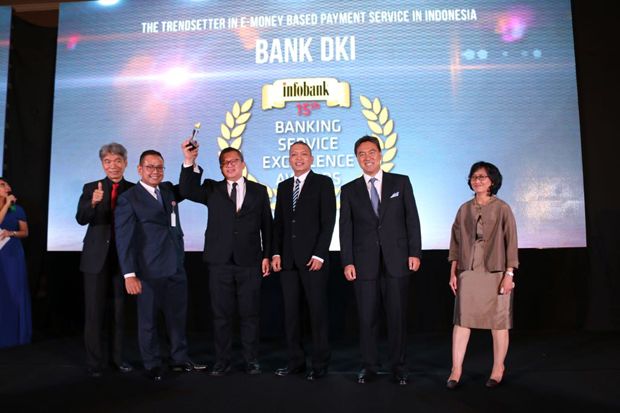 Bank DKI Raih Penghargaan...