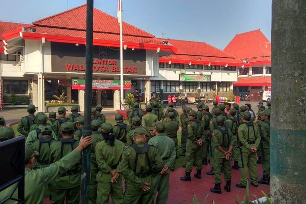 Samanhudi Anwar Tak...