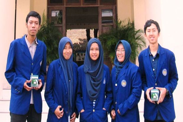 Mahasiswa UNY Olah Daun...