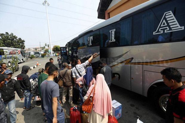 H-6 Lebaran, Terminal...