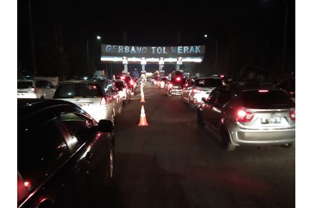 Jelang Sahur, Gerbang...