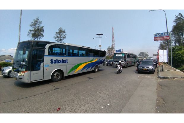 Kendaraan Lewat Cipali,...