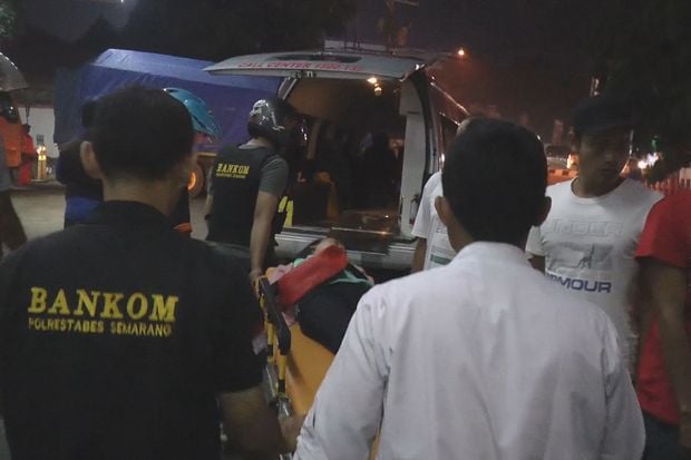 Dua Gadis Pemudik Motor...