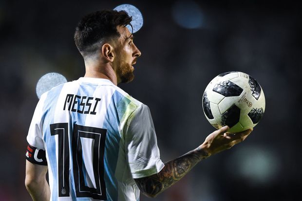 Messi Pertimbangkan...