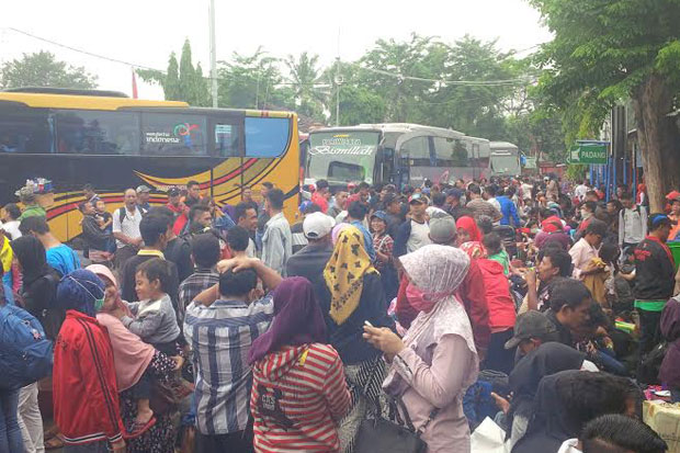 H-4 Lebaran, Terminal...