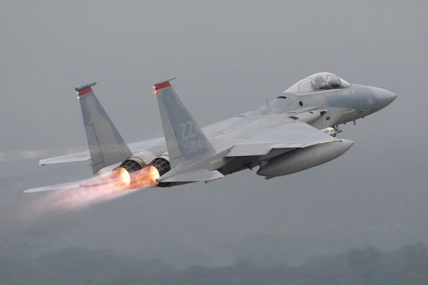 Jet Tempur F-15 AS Jatuh...