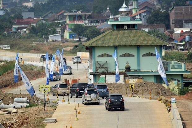 Masjid di Tengah Jalan...