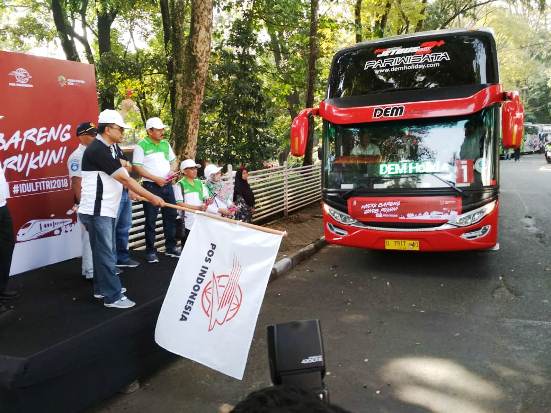 Ratusan Warga Bandung...