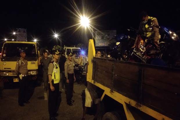Ratusan Sepeda Motor...