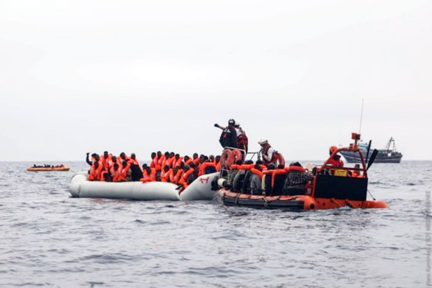 Spanyol Selamatkan Lebih...