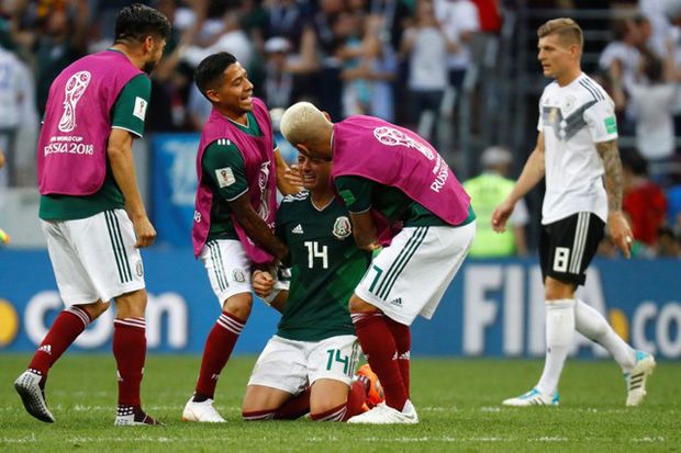 Kalahkan Jerman, Chicharito...