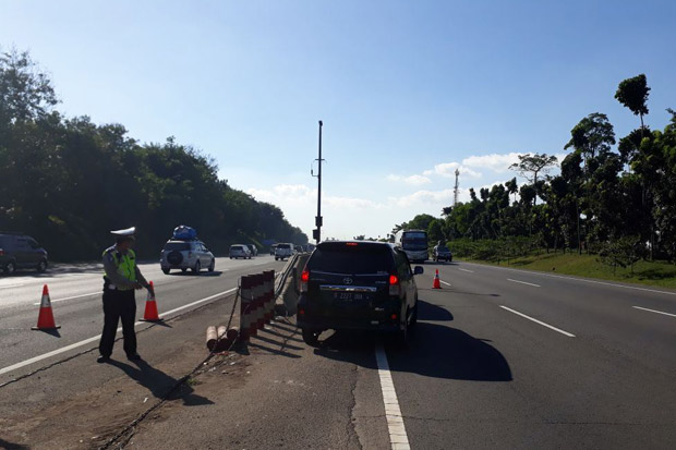 Arus Balik, Tol Cikampek...
