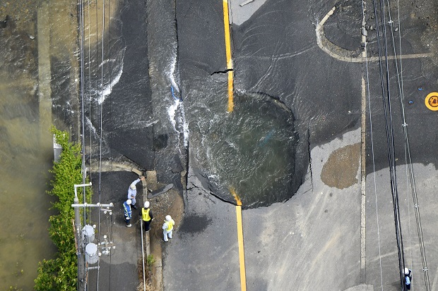 Gempa Guncang Osaka,...