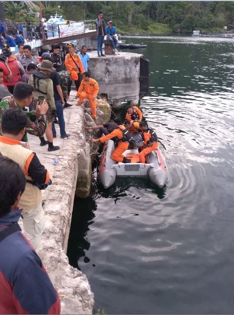 Diduga Korban KM Sinar...