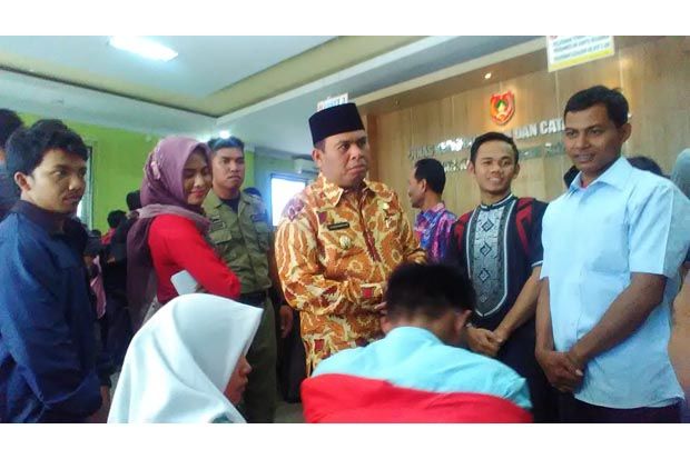 Hari Pertama Masuk Kerja,...