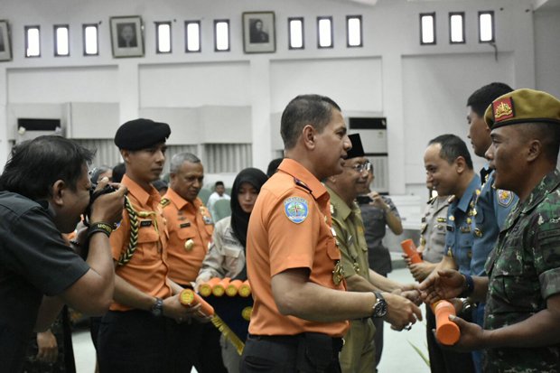 Cari Penumpang KM Sinar...