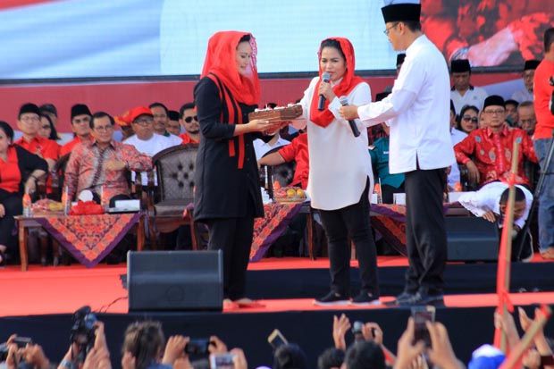 Kampanye Akbar Gus Ipul-Puti...