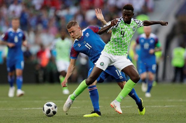 Babak I: Islandia Bermain...