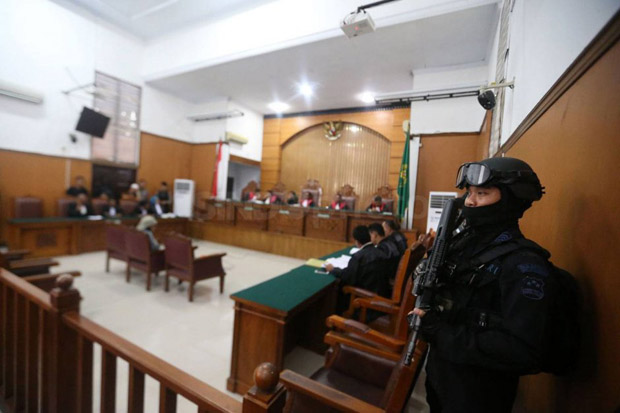 Sidang Vonis Aman Abdurrahman,...