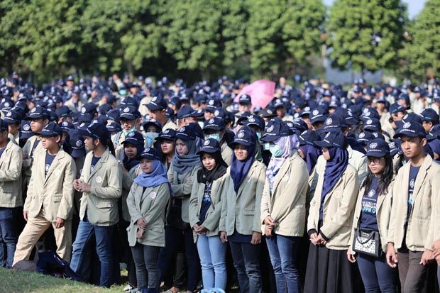 UGM Lepas 5.992 Mahasiswa...