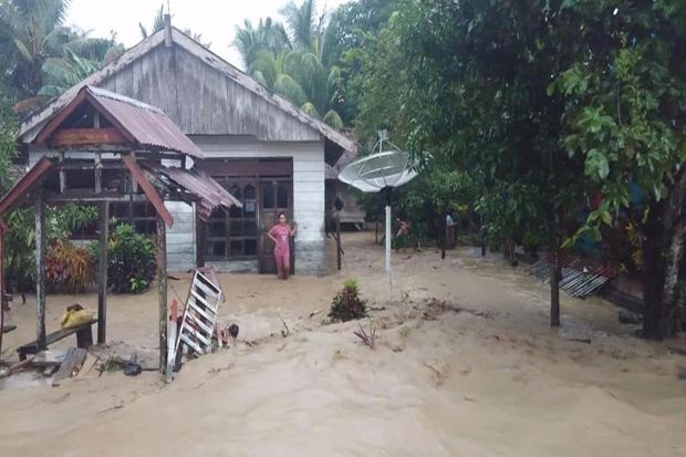 Banjir Bandang Terjang...