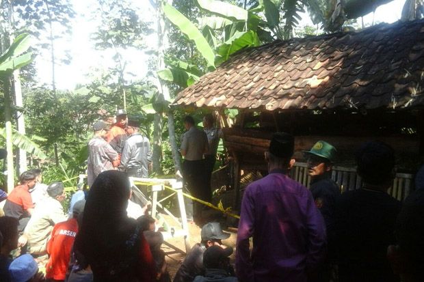Dadan yang Tewas Tertancap...