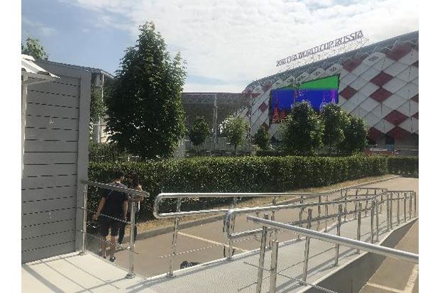 Meski Dilarang FIFA,...