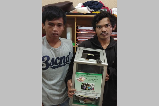 Butuh Uang Melamar Kerja,...