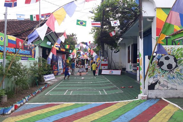 Mengunjungi Kampung...