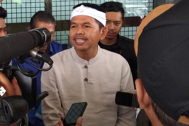 Santai Jelang Hari Pencoblosan,...