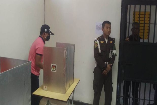 Calon Bupati Jadi Tersangka,...
