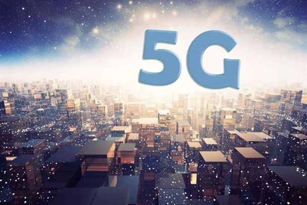 Smartphone 5G Pertama...