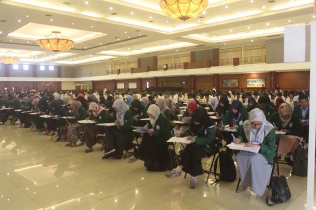 764 Mahasiswa Ikuti...