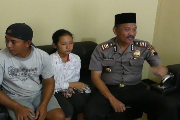 Melawan, Gadis Cilik...
