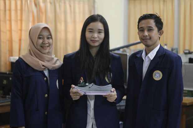 Mahasiswa Universitas...