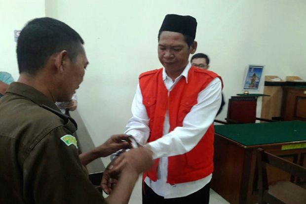 Habisi Nyawa Janda Cantik,...