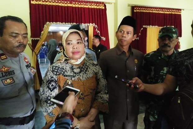 Bupati: Murid SD dan...