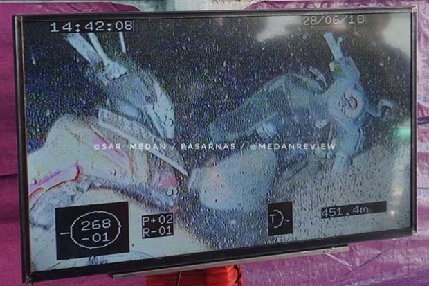 Evakuasi Korban KM Sinar...