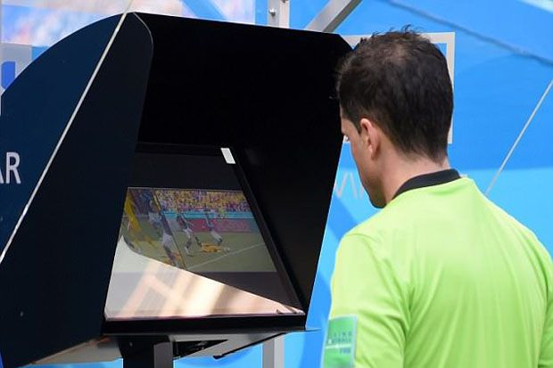 Pierluigi Collina Klaim...