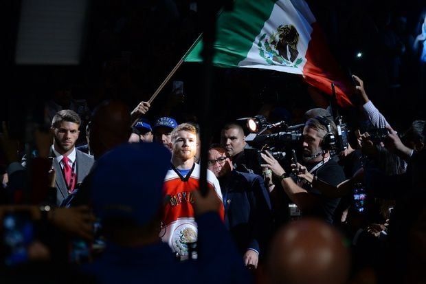 Canelo Merasa Terhormat...