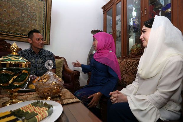Beri Ucapan Selamat,...