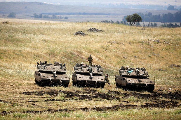 Israel Kerahkan Tank...