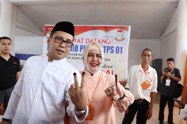 Berbaju Kotak Kosong,...