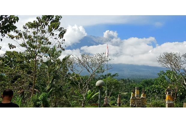 Hingga Siang Ini Gunung...