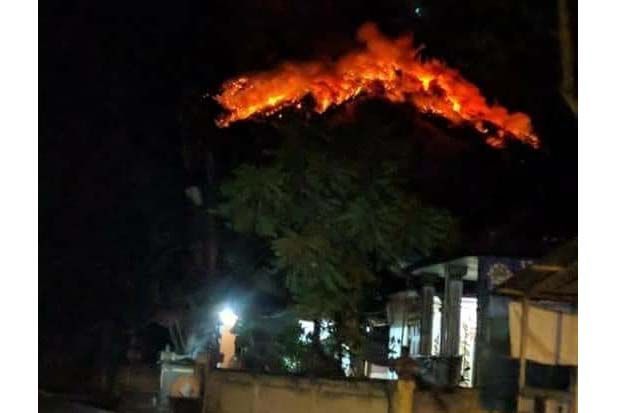 Gunung Agung Meletus,...