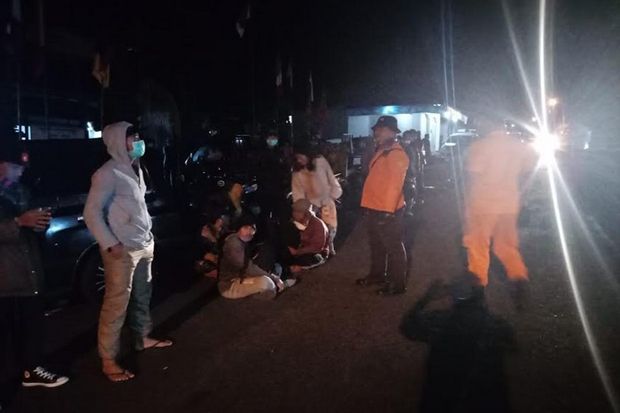 Gunung Agung Erupsi,...