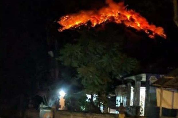 Gunung Agung Erupsi,...