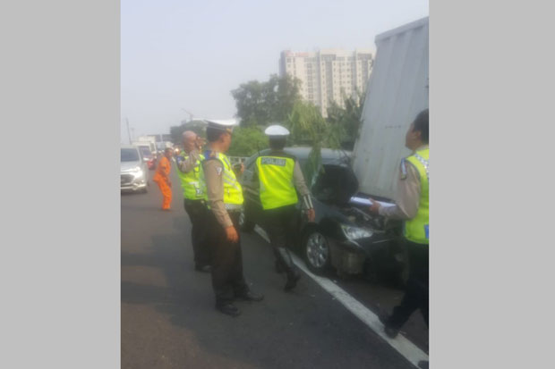 Sopir Mengantuk, Camry...