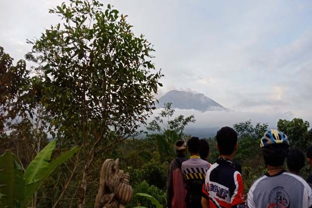 Terjadi 10 Kali Gempa,...