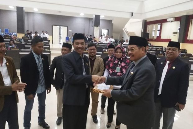 Pemkab Pasangkayu Serahkan...